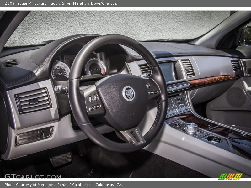 Dashboard of 2009 XF Luxury