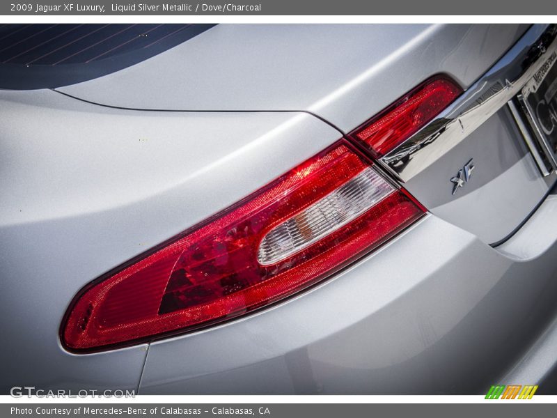 Liquid Silver Metallic / Dove/Charcoal 2009 Jaguar XF Luxury