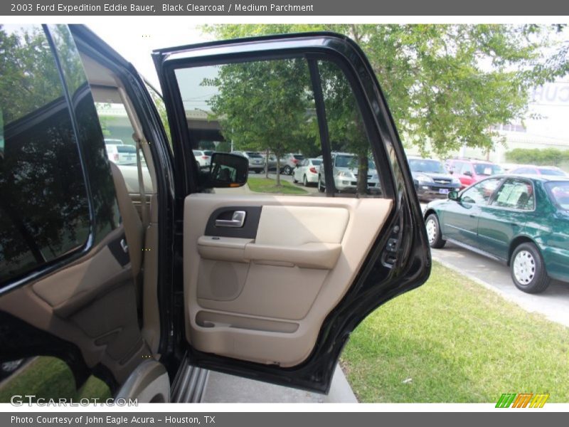 Black Clearcoat / Medium Parchment 2003 Ford Expedition Eddie Bauer
