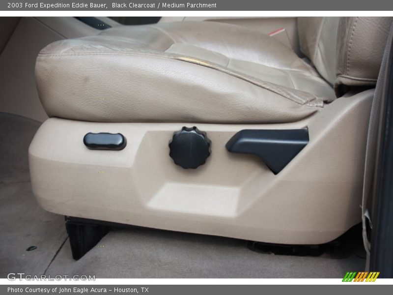 Black Clearcoat / Medium Parchment 2003 Ford Expedition Eddie Bauer