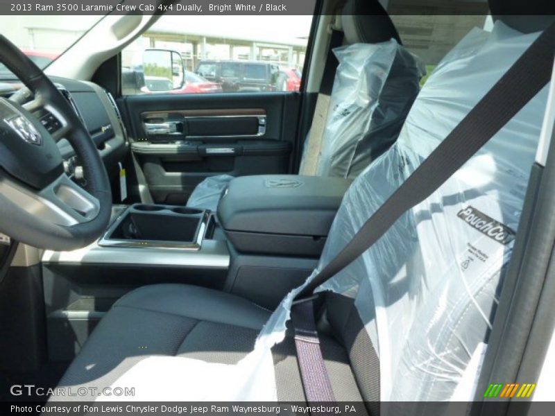 Bright White / Black 2013 Ram 3500 Laramie Crew Cab 4x4 Dually