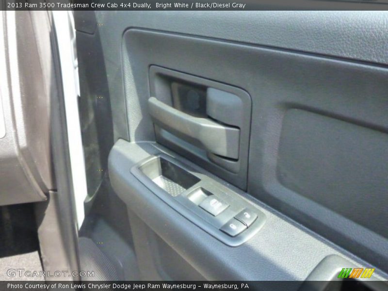 Bright White / Black/Diesel Gray 2013 Ram 3500 Tradesman Crew Cab 4x4 Dually