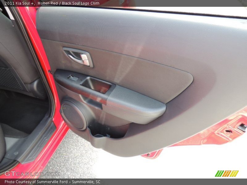 Molten Red / Black Soul Logo Cloth 2011 Kia Soul +
