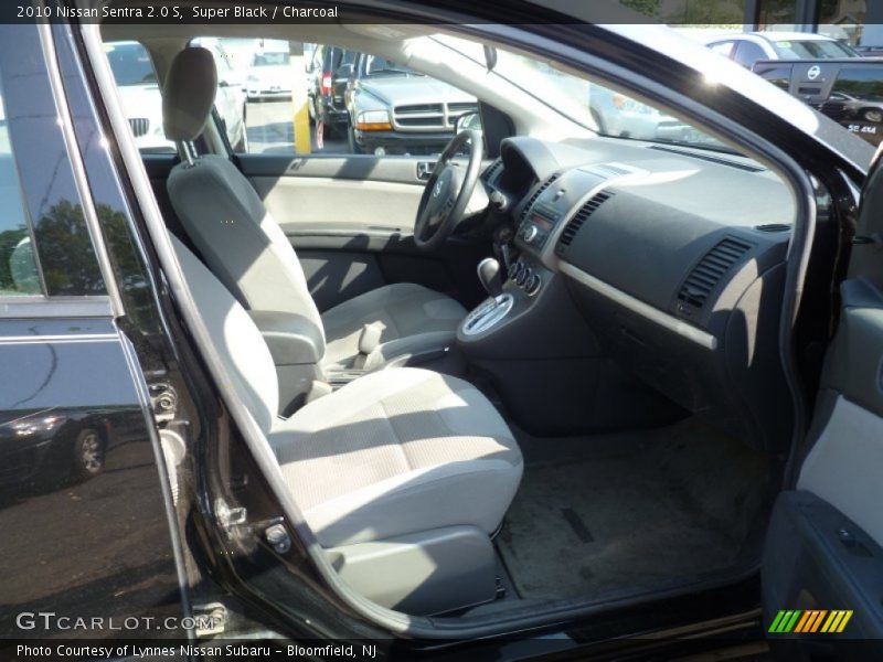 Super Black / Charcoal 2010 Nissan Sentra 2.0 S