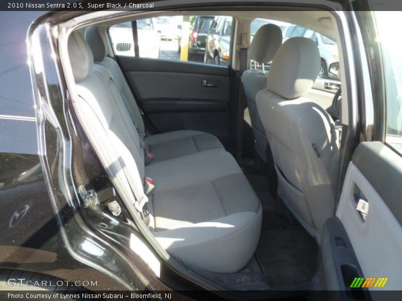 Super Black / Charcoal 2010 Nissan Sentra 2.0 S