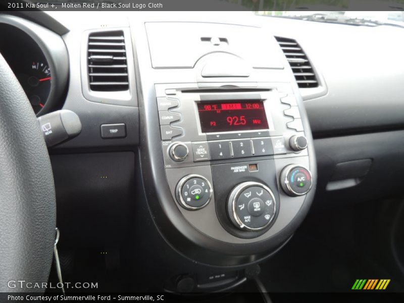 Molten Red / Black Soul Logo Cloth 2011 Kia Soul +