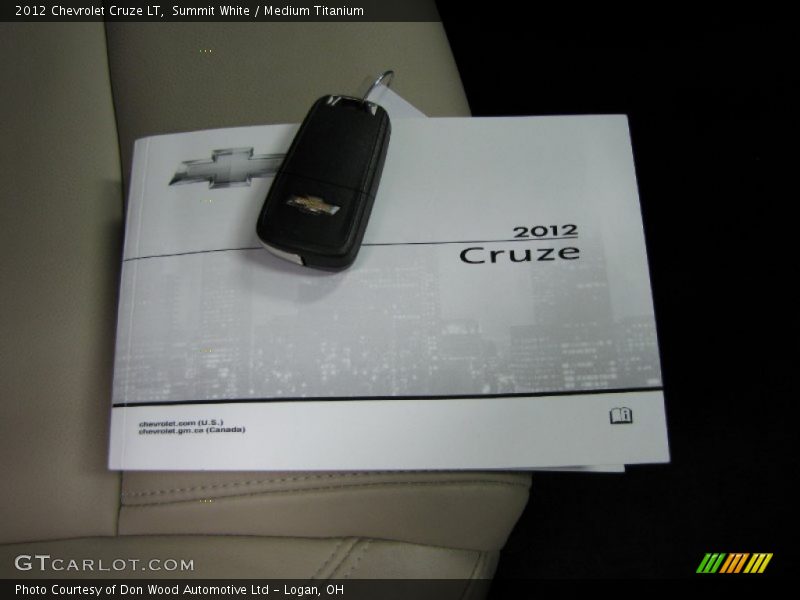 Summit White / Medium Titanium 2012 Chevrolet Cruze LT