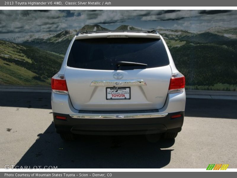 Classic Silver Metallic / Ash 2013 Toyota Highlander V6 4WD