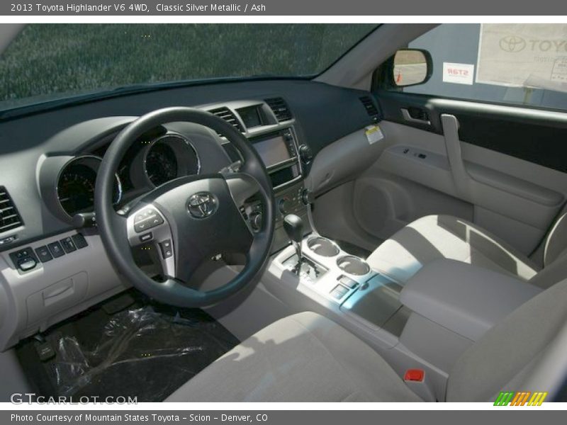 Classic Silver Metallic / Ash 2013 Toyota Highlander V6 4WD