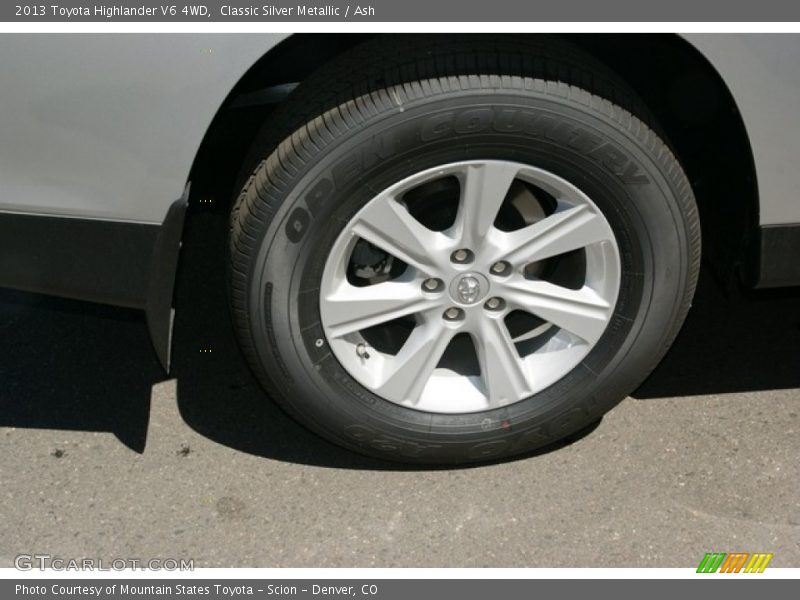 Classic Silver Metallic / Ash 2013 Toyota Highlander V6 4WD