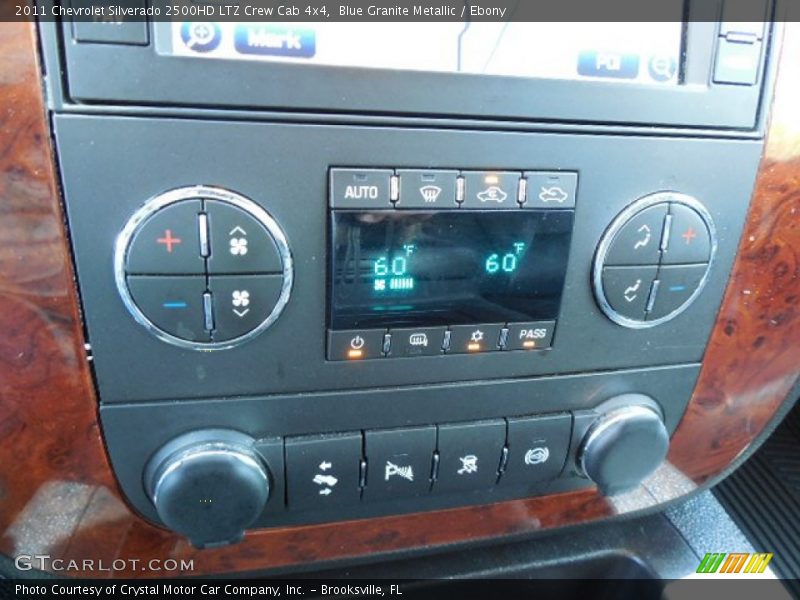 Controls of 2011 Silverado 2500HD LTZ Crew Cab 4x4