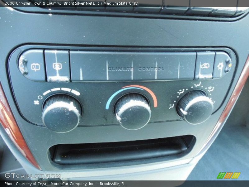Bright Silver Metallic / Medium Slate Gray 2006 Chrysler Town & Country