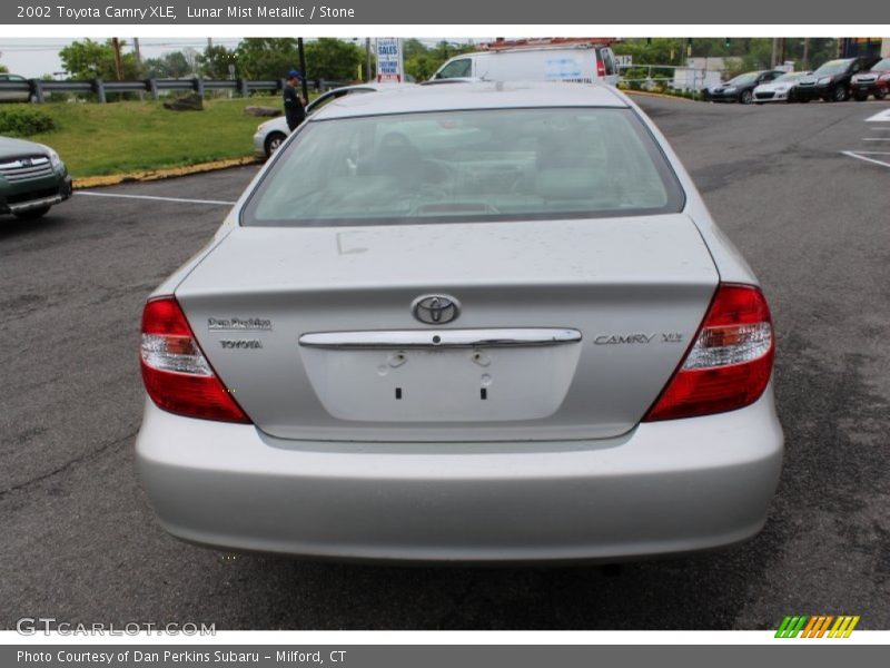 Lunar Mist Metallic / Stone 2002 Toyota Camry XLE