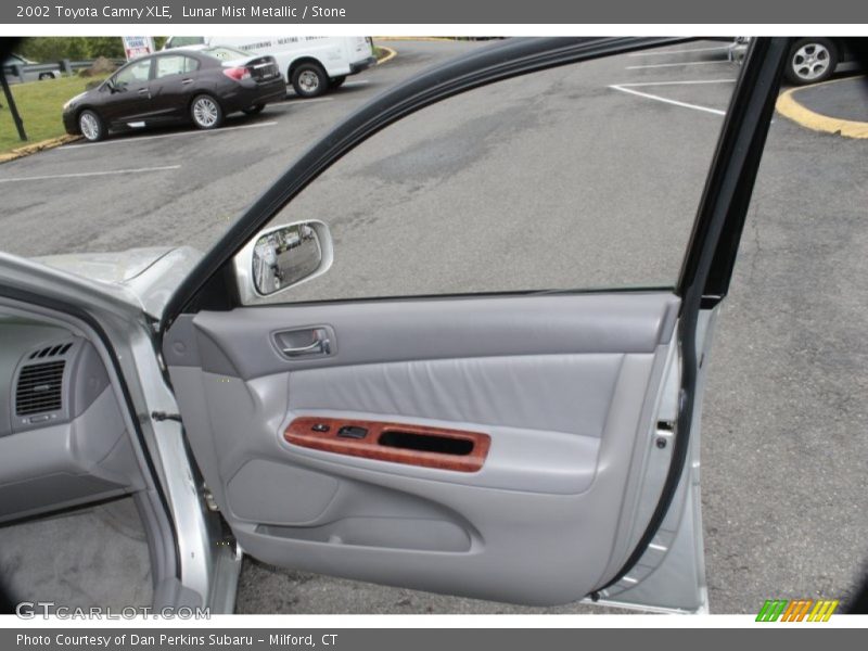 Lunar Mist Metallic / Stone 2002 Toyota Camry XLE
