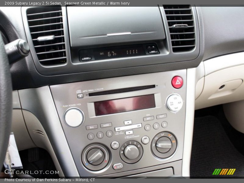 Seacrest Green Metallic / Warm Ivory 2009 Subaru Legacy 2.5i Sedan