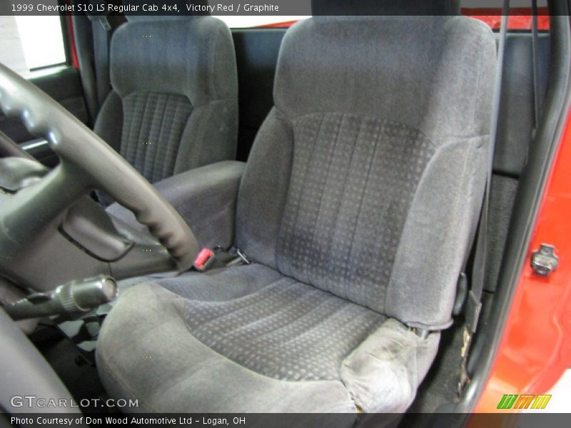 Front Seat of 1999 S10 LS Regular Cab 4x4