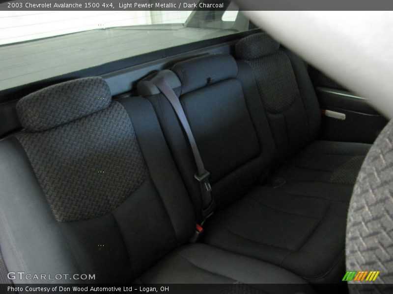 Light Pewter Metallic / Dark Charcoal 2003 Chevrolet Avalanche 1500 4x4