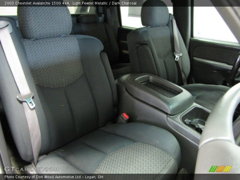 Light Pewter Metallic / Dark Charcoal 2003 Chevrolet Avalanche 1500 4x4