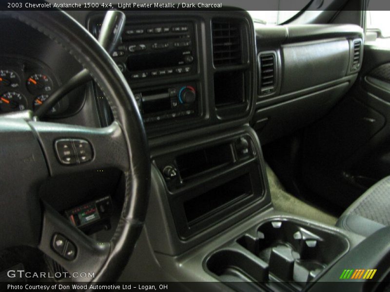 Light Pewter Metallic / Dark Charcoal 2003 Chevrolet Avalanche 1500 4x4