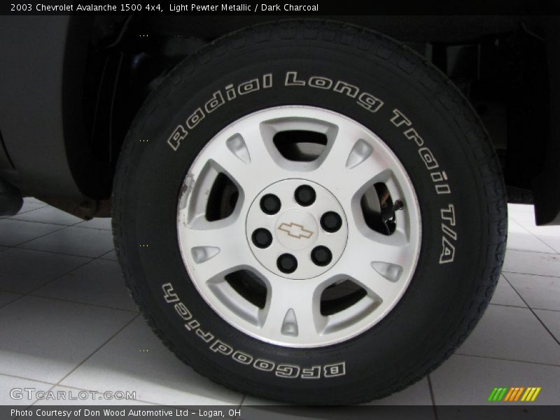Light Pewter Metallic / Dark Charcoal 2003 Chevrolet Avalanche 1500 4x4