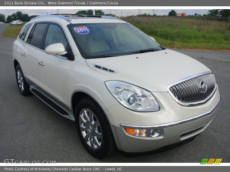 Front 3/4 View of 2011 Enclave CXL