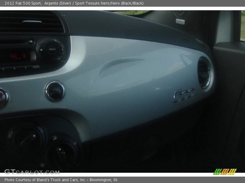Argento (Silver) / Sport Tessuto Nero/Nero (Black/Black) 2012 Fiat 500 Sport