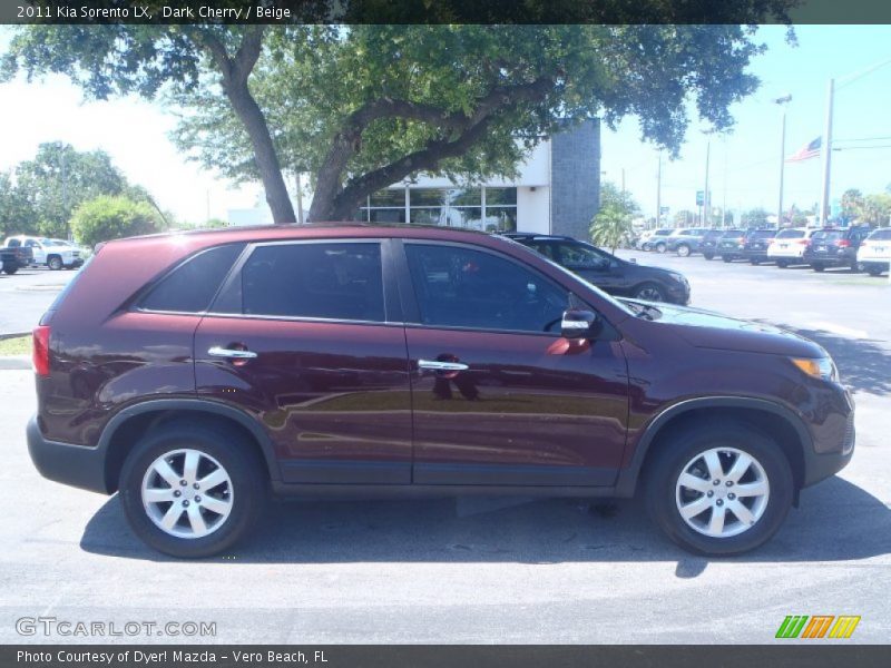Dark Cherry / Beige 2011 Kia Sorento LX