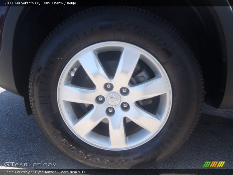 Dark Cherry / Beige 2011 Kia Sorento LX
