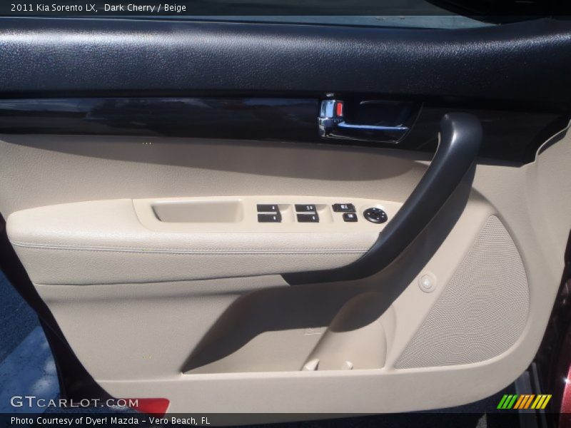 Dark Cherry / Beige 2011 Kia Sorento LX