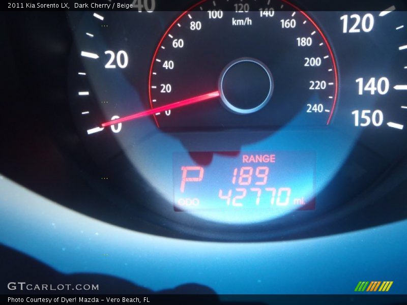 Dark Cherry / Beige 2011 Kia Sorento LX