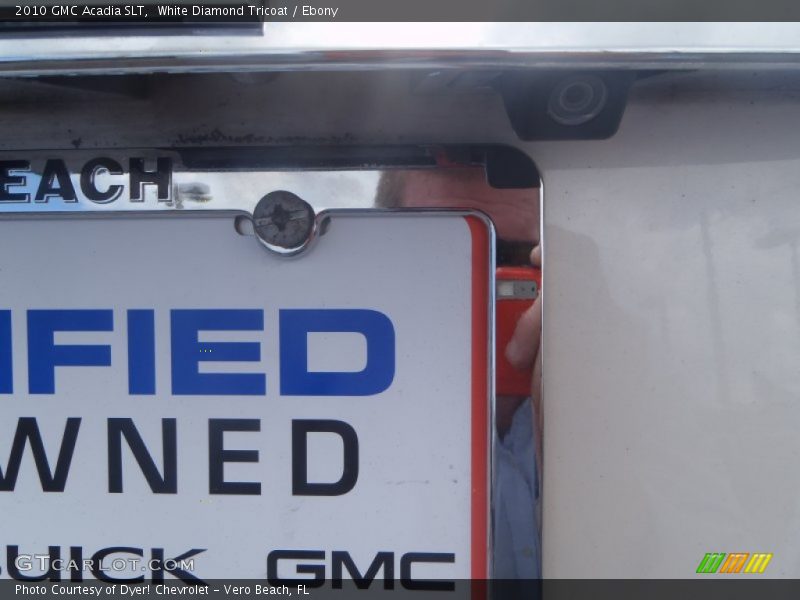 White Diamond Tricoat / Ebony 2010 GMC Acadia SLT