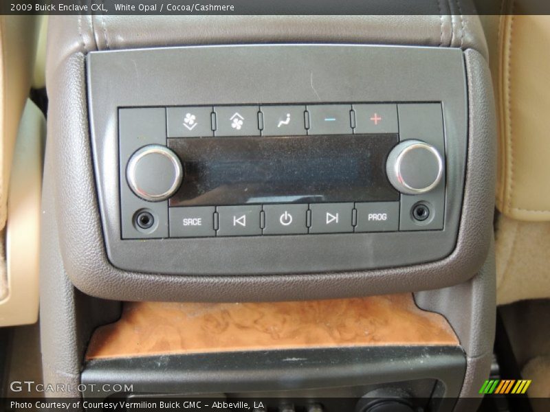 White Opal / Cocoa/Cashmere 2009 Buick Enclave CXL