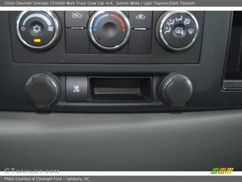 Summit White / Light Titanium/Dark Titanium 2009 Chevrolet Silverado 2500HD Work Truck Crew Cab 4x4