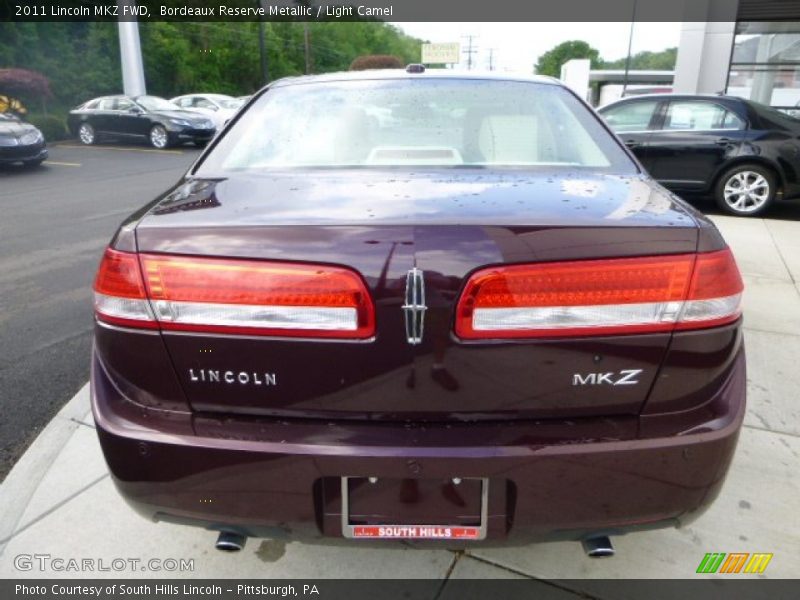 Bordeaux Reserve Metallic / Light Camel 2011 Lincoln MKZ FWD