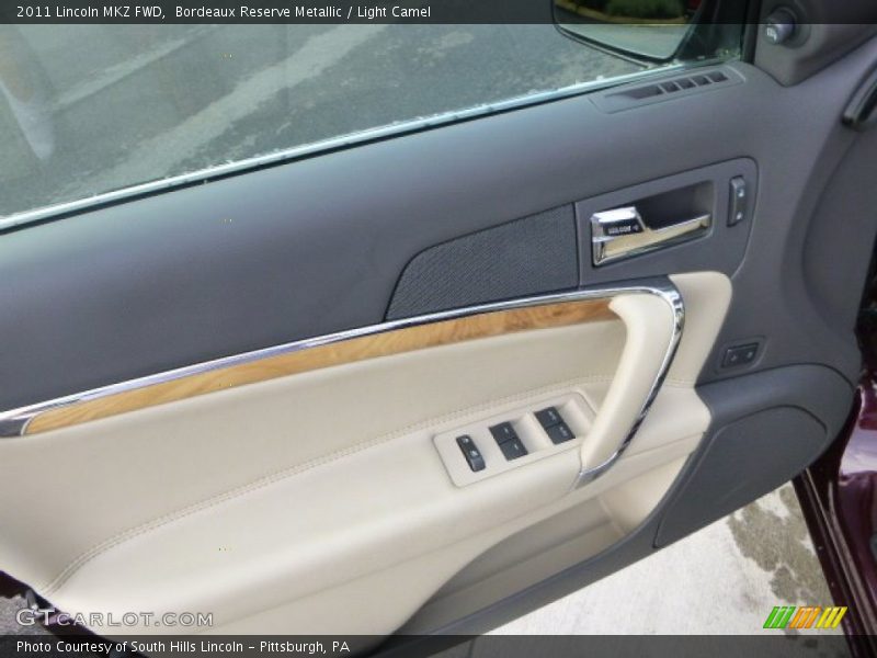 Bordeaux Reserve Metallic / Light Camel 2011 Lincoln MKZ FWD