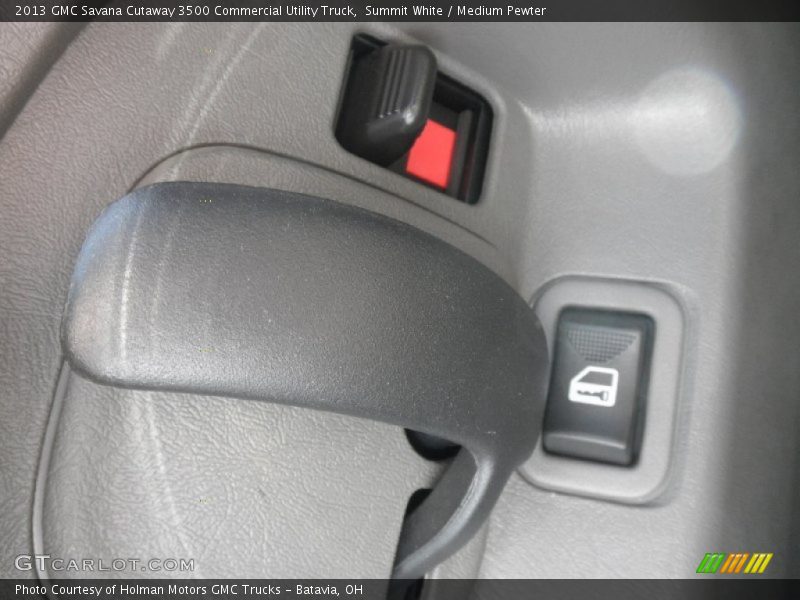 Summit White / Medium Pewter 2013 GMC Savana Cutaway 3500 Commercial Utility Truck