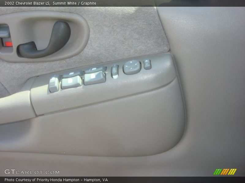 Summit White / Graphite 2002 Chevrolet Blazer LS
