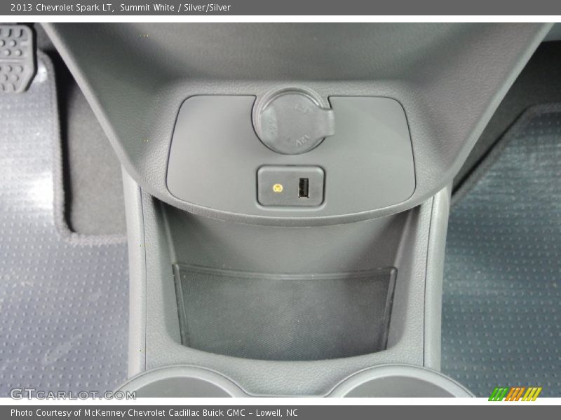 Summit White / Silver/Silver 2013 Chevrolet Spark LT