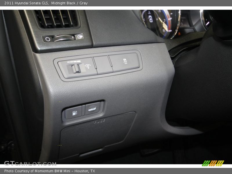 Midnight Black / Gray 2011 Hyundai Sonata GLS