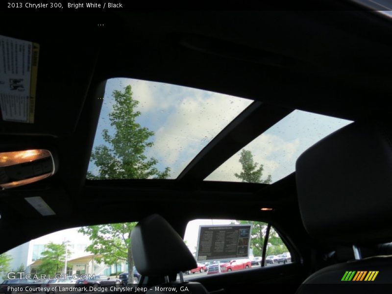 Bright White / Black 2013 Chrysler 300