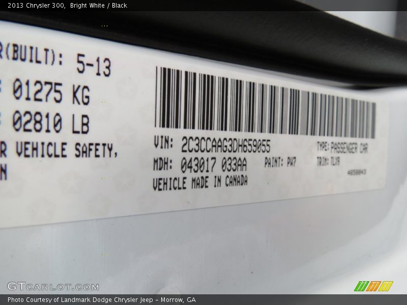 Bright White / Black 2013 Chrysler 300