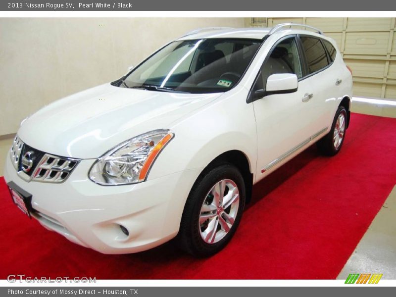 Pearl White / Black 2013 Nissan Rogue SV
