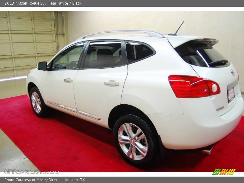 Pearl White / Black 2013 Nissan Rogue SV