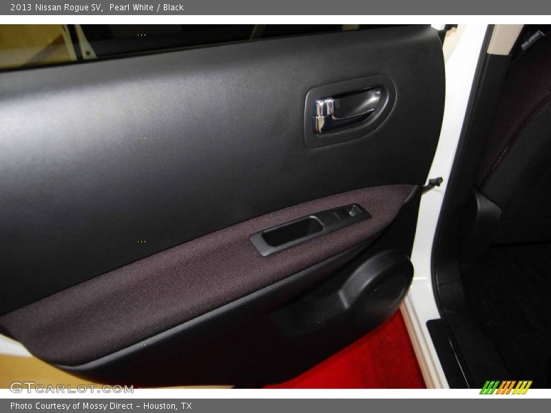 Pearl White / Black 2013 Nissan Rogue SV