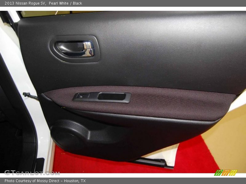 Pearl White / Black 2013 Nissan Rogue SV