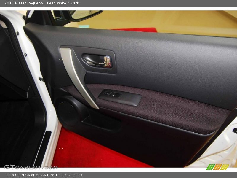 Pearl White / Black 2013 Nissan Rogue SV