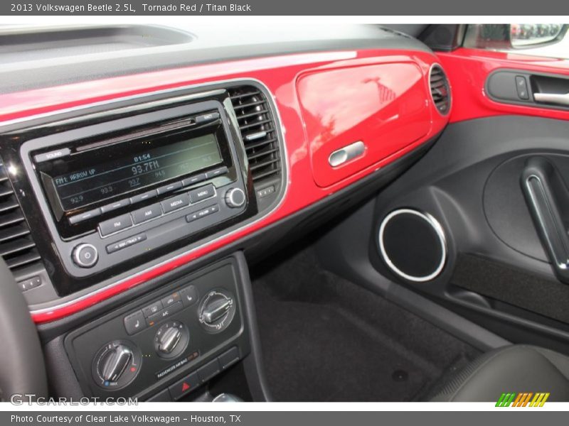 Tornado Red / Titan Black 2013 Volkswagen Beetle 2.5L