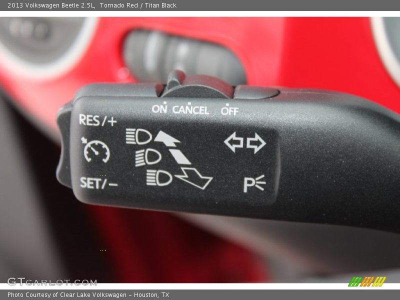 Tornado Red / Titan Black 2013 Volkswagen Beetle 2.5L