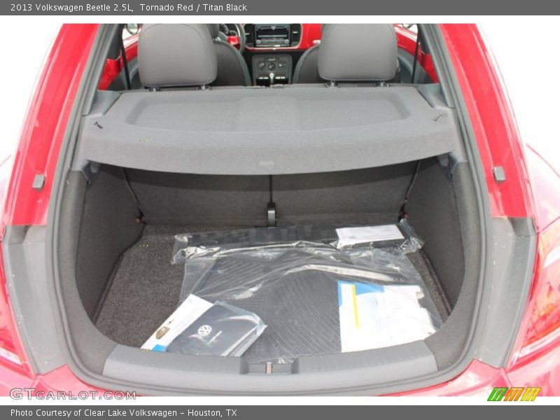 Tornado Red / Titan Black 2013 Volkswagen Beetle 2.5L