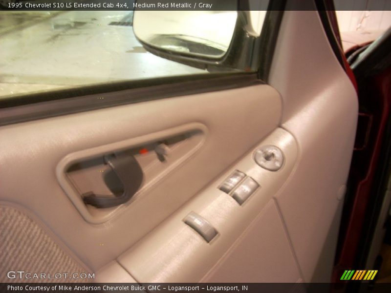 Medium Red Metallic / Gray 1995 Chevrolet S10 LS Extended Cab 4x4